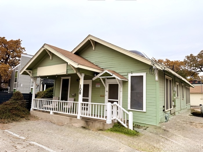 108 W 38th St