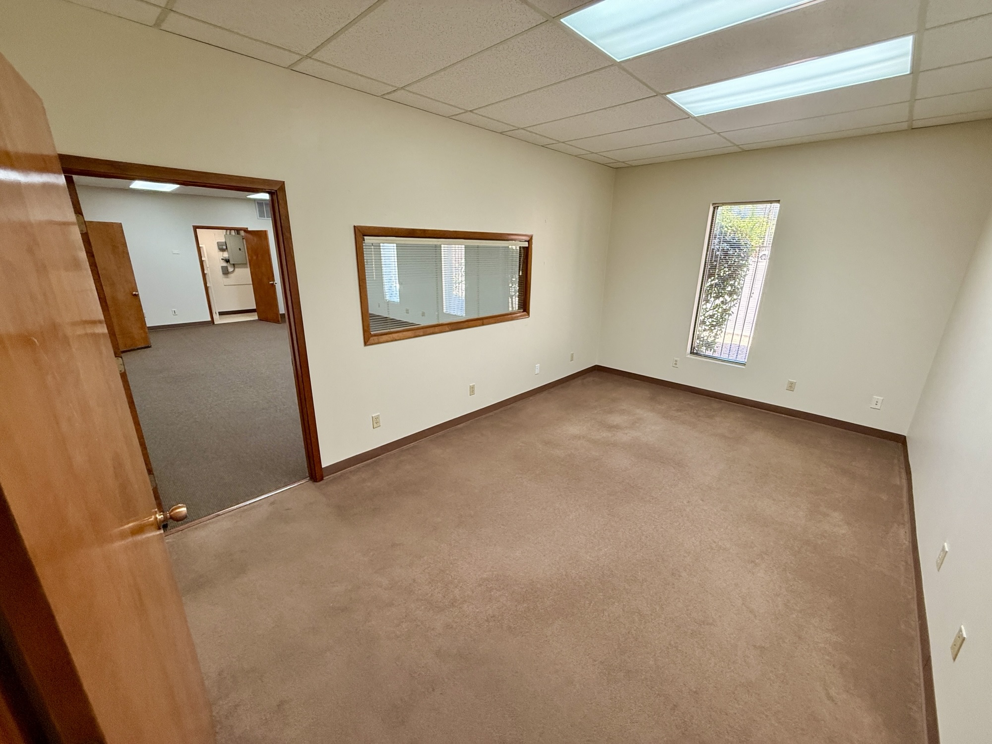 1300 W Koenig Ln — Suite 103