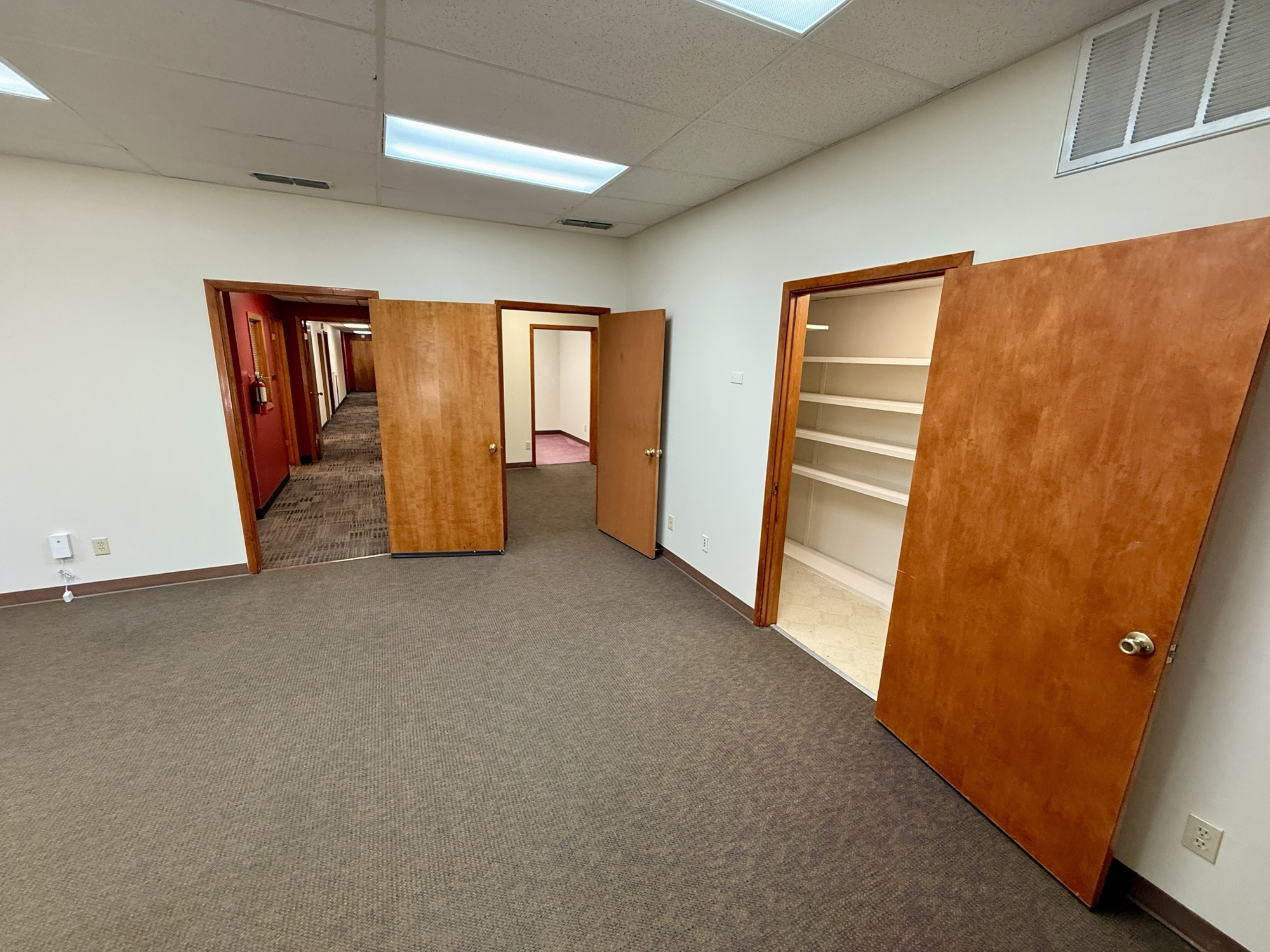 1300 W Koenig Ln — Suite 103