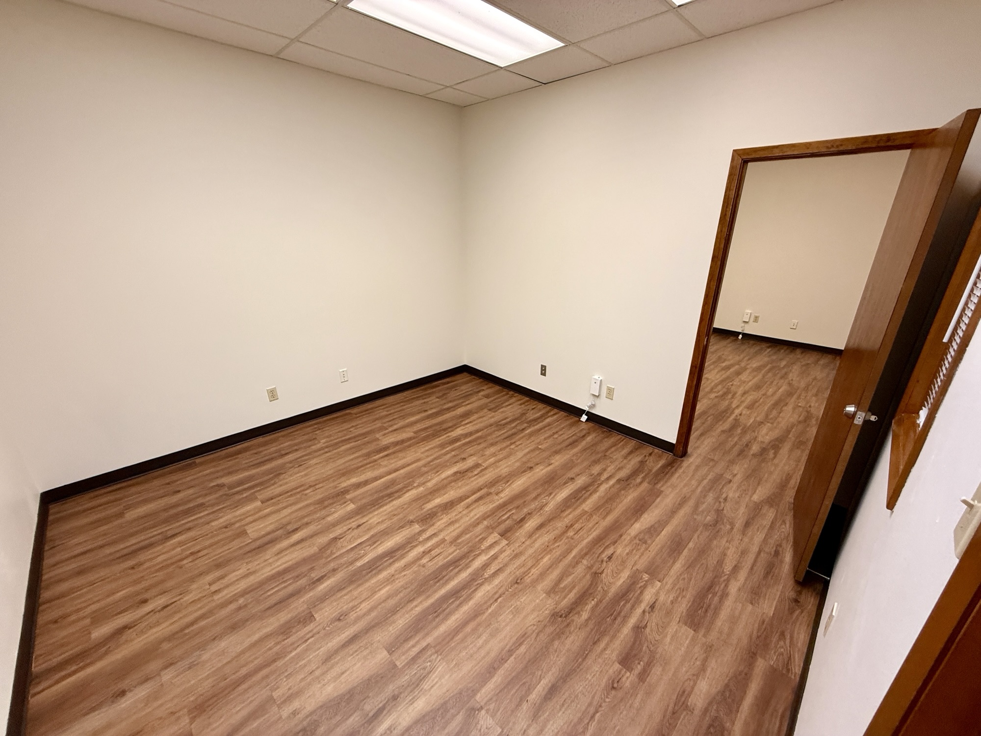 1300 W Koenig Ln — Suite 160