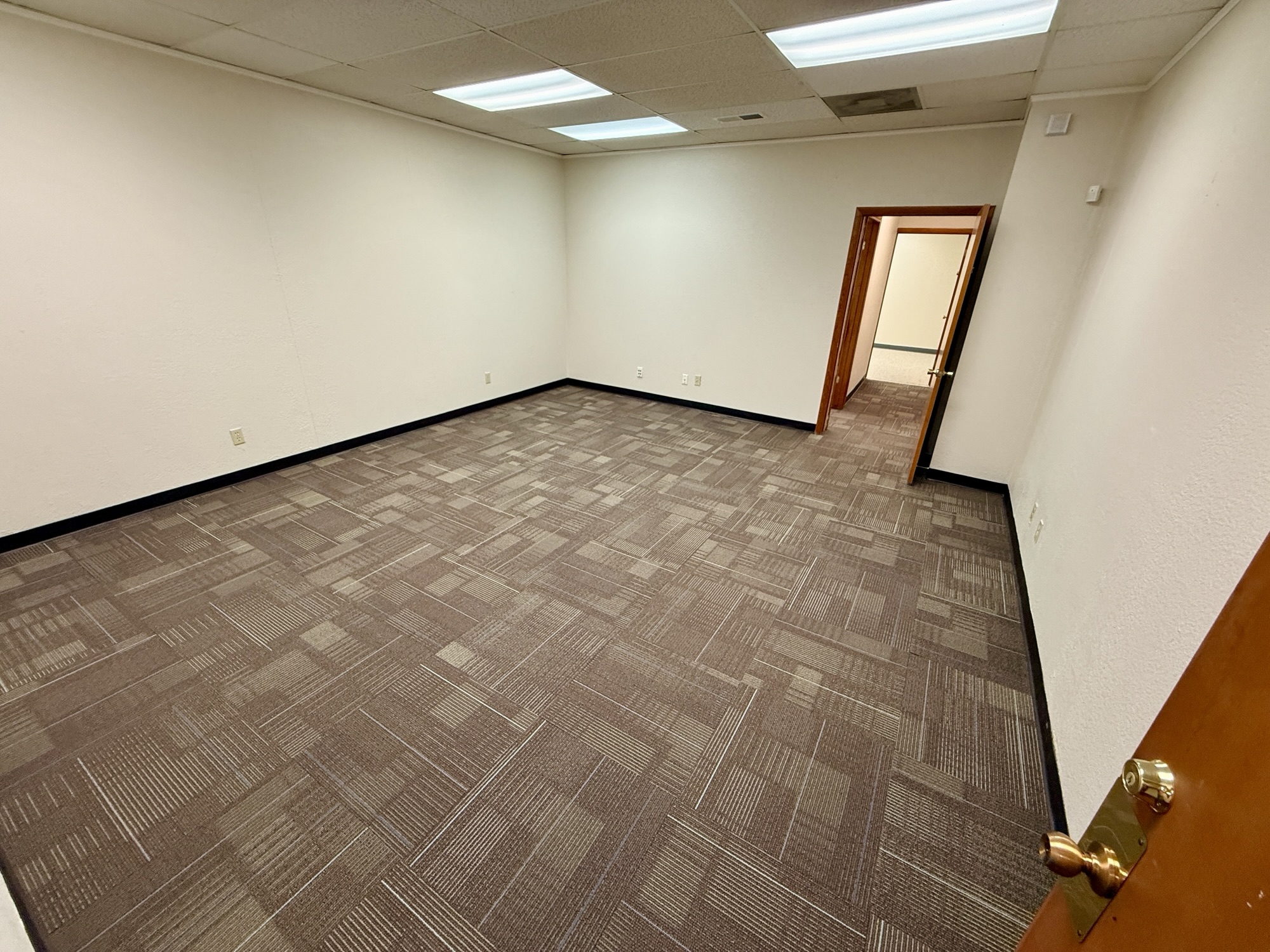 1300 W Koenig Ln — Suite 220