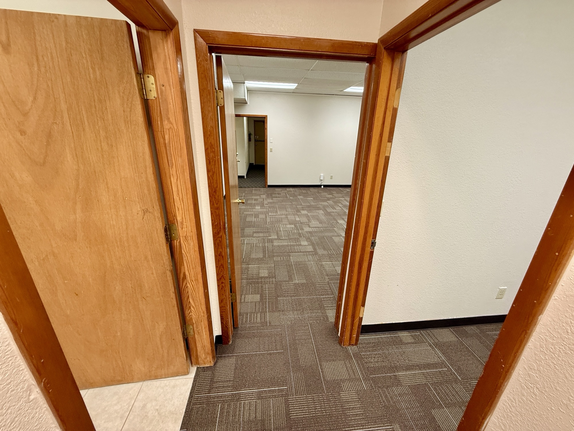 1300 W Koenig Ln — Suite 220