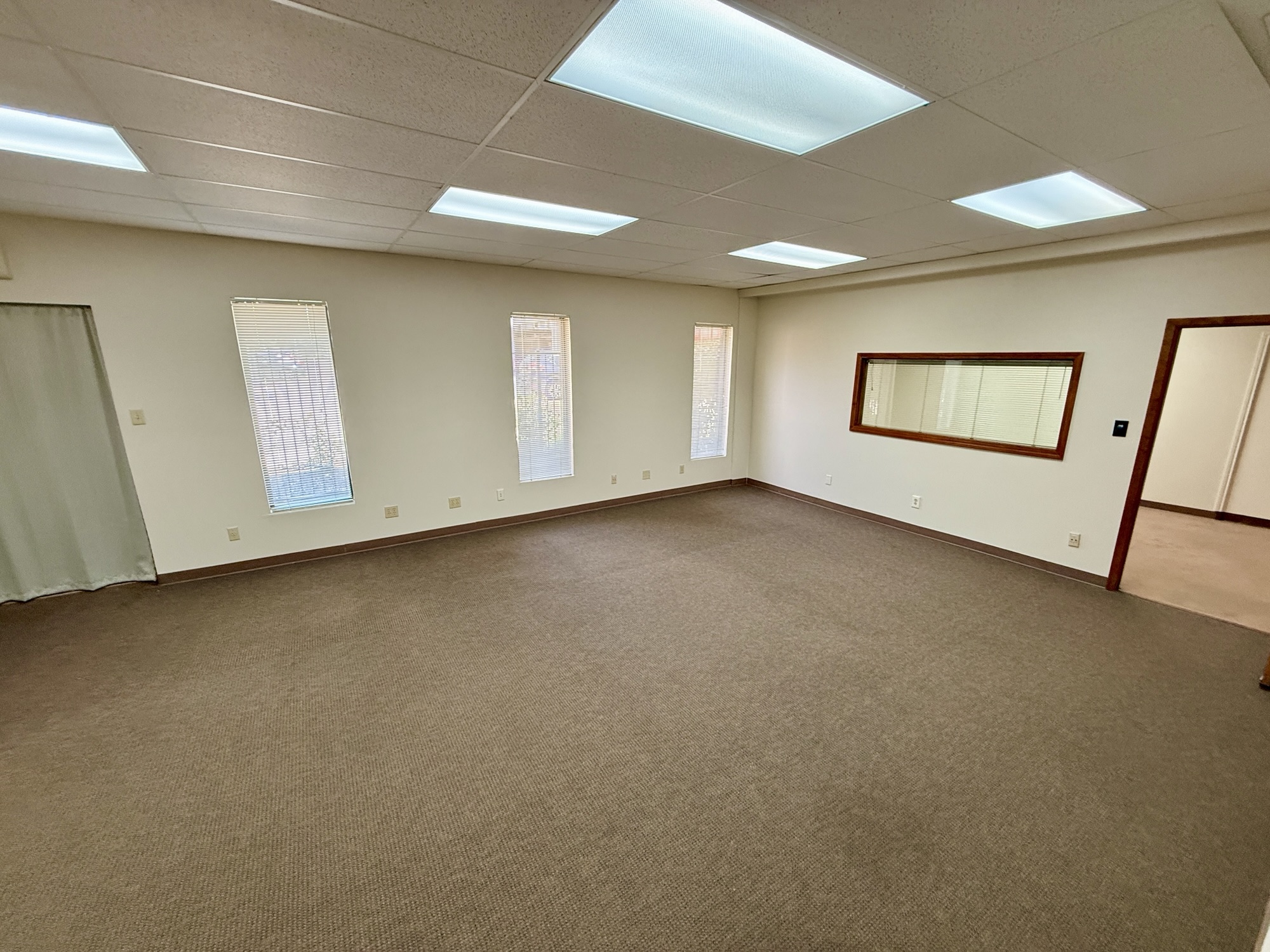1300 W Koenig Ln — Suite 103