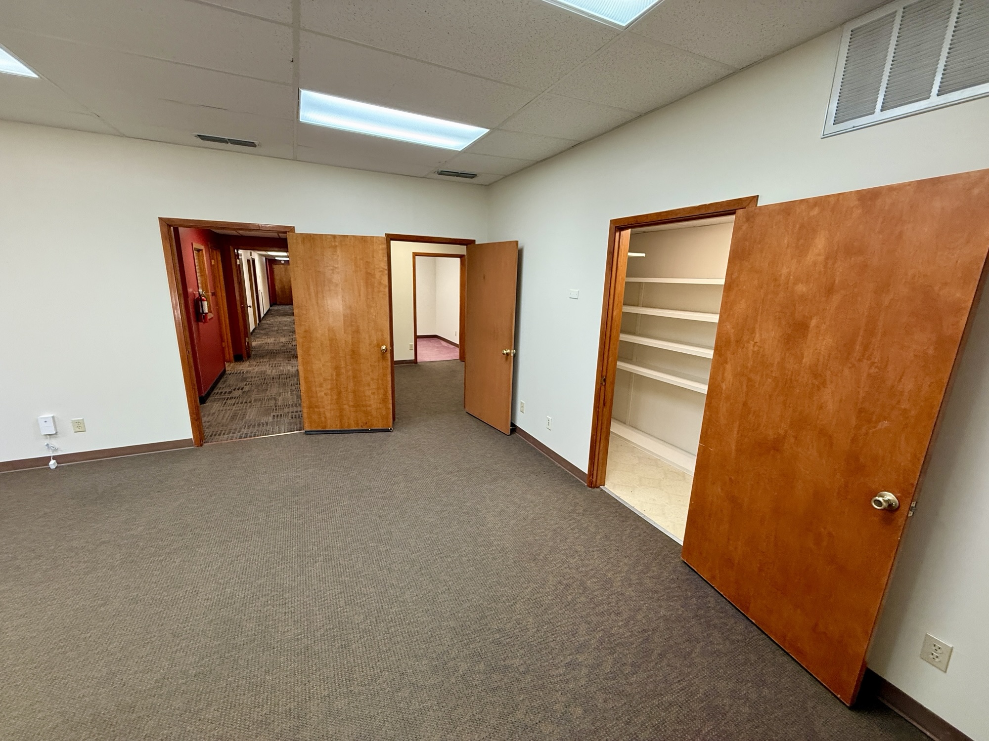 1300 W Koenig Ln — Suite 103