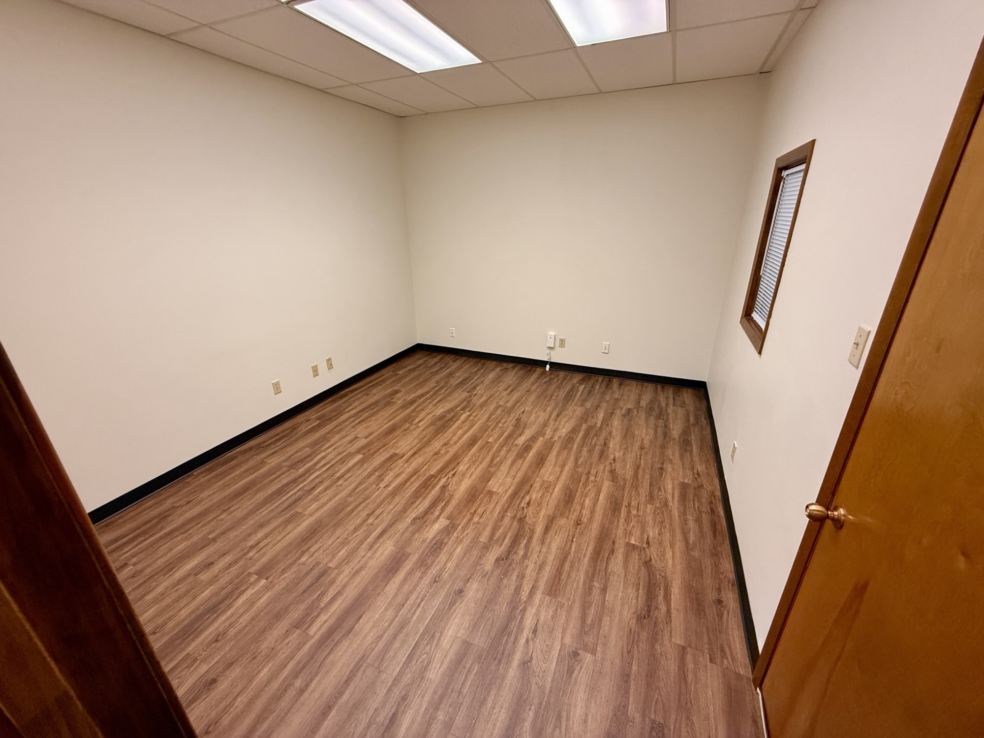 1300 W Koenig Ln — Suite 160