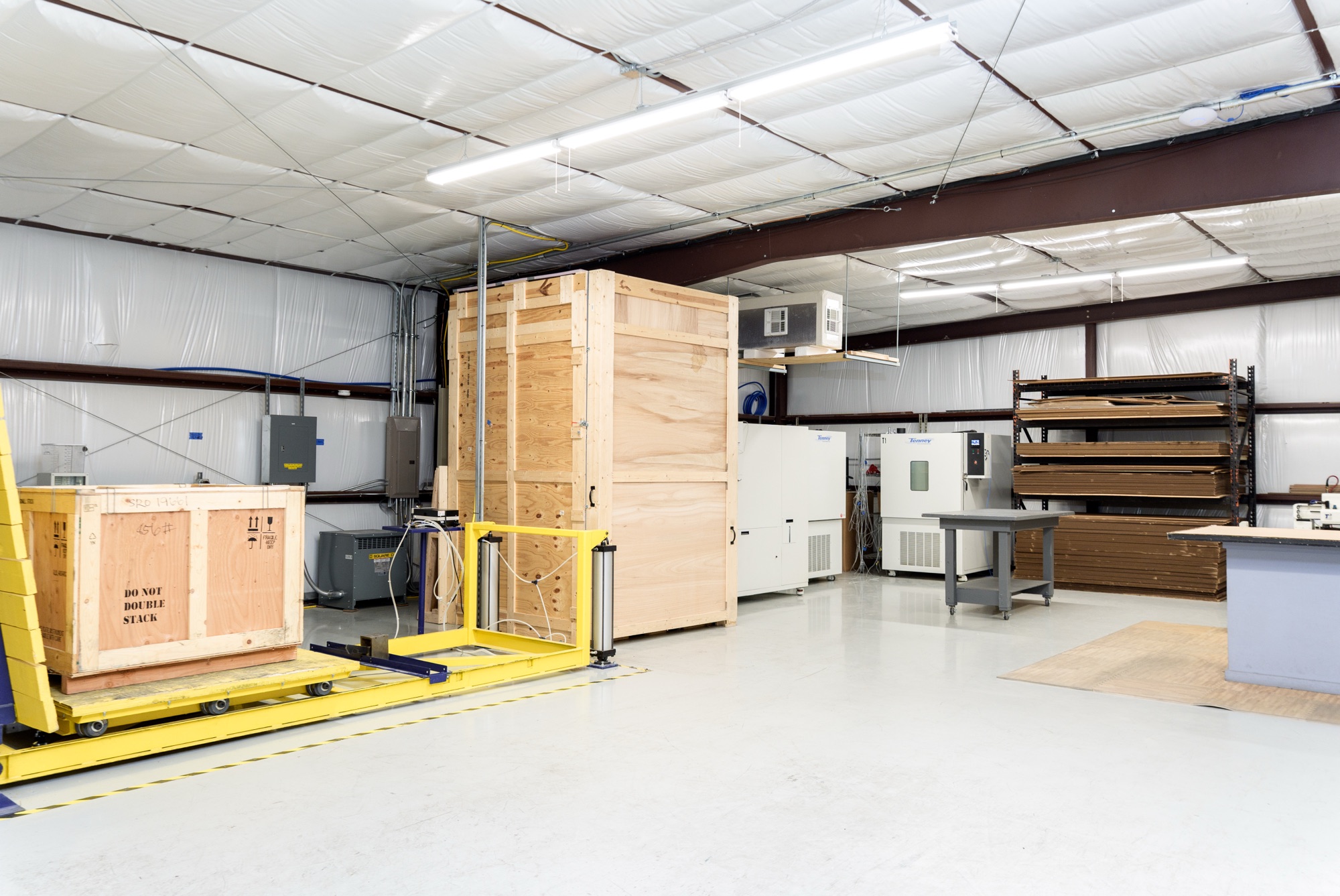 2535 Business Center — Suite 200
