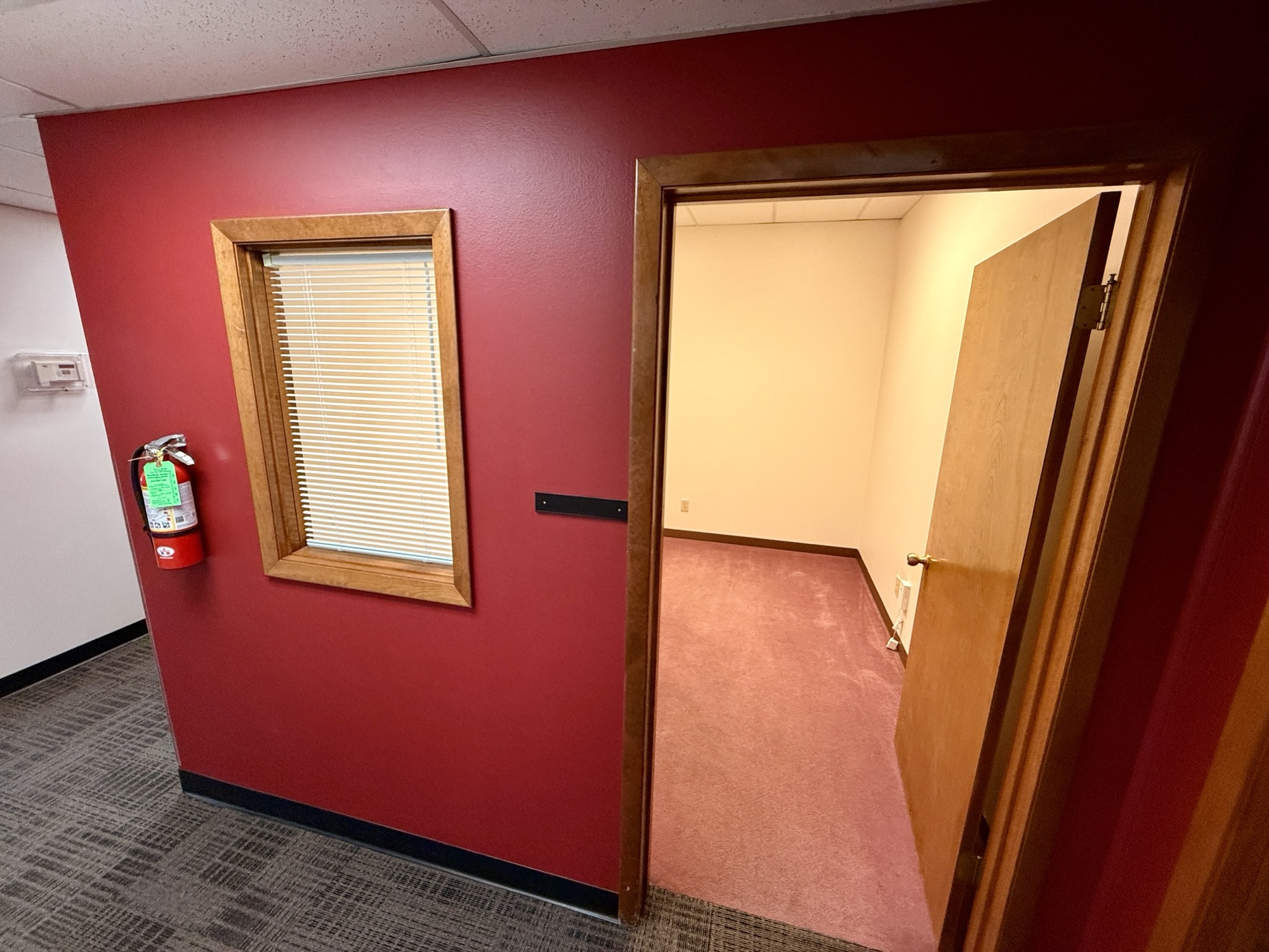 1300 W Koenig Ln — Suite 4